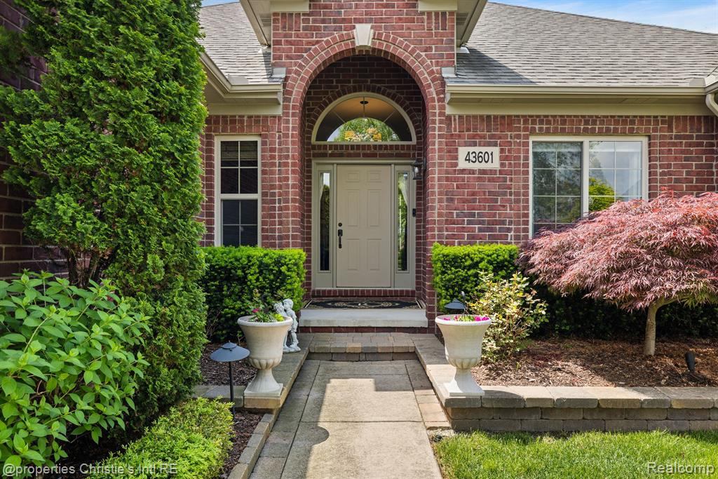 43601 SCAUP Lane, Clinton Twp, MI 48038 — Photo 4