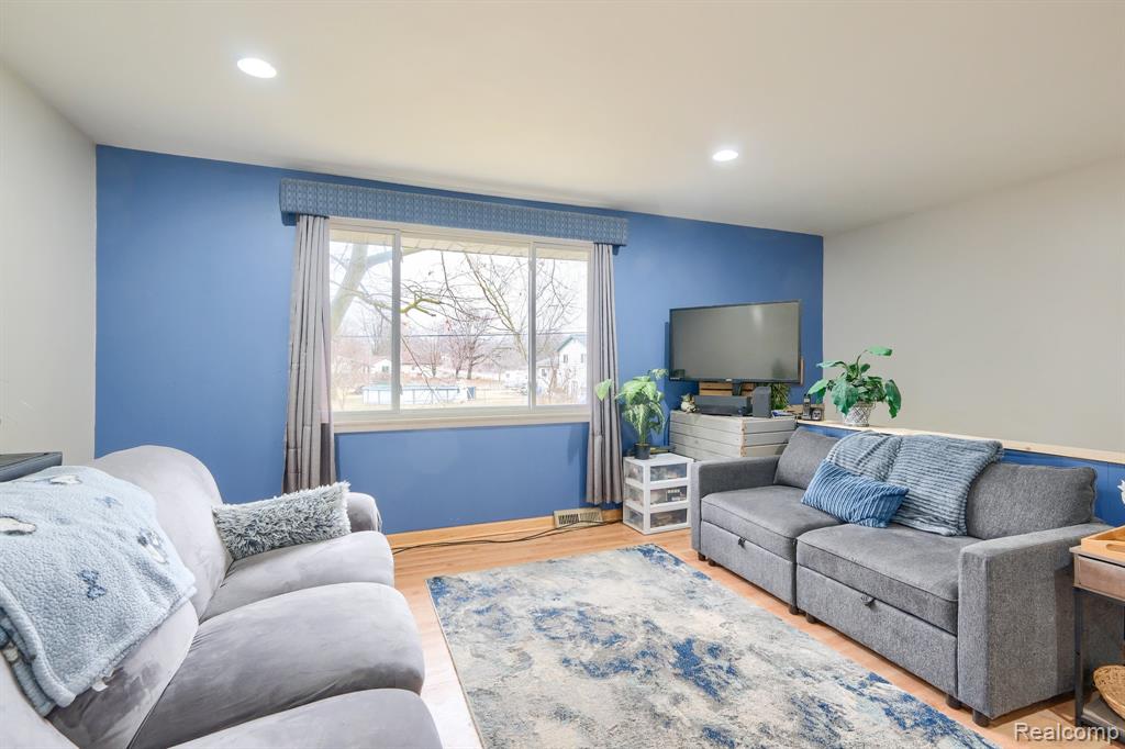 8250 Rockwood Avenue, Mount Morris, MI 48458 — Photo 13