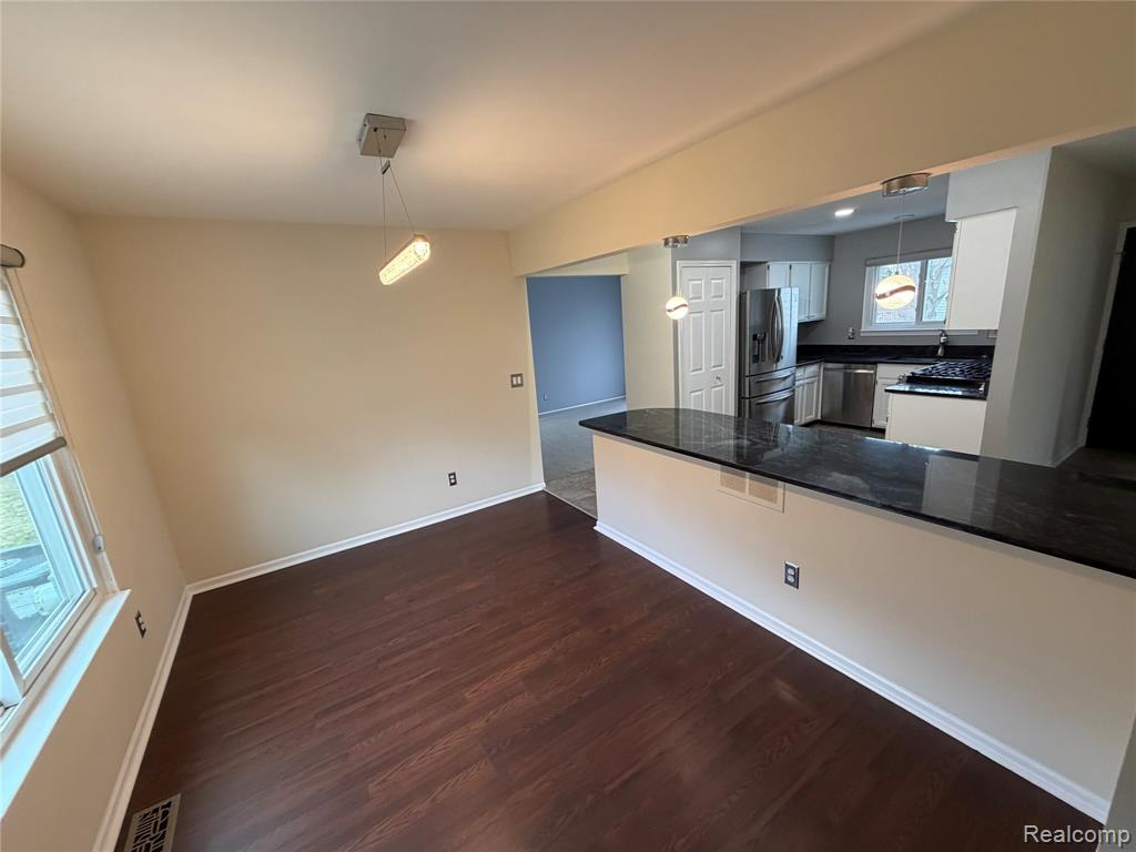 24489 Riverview Lane, Novi, MI — Photo 9