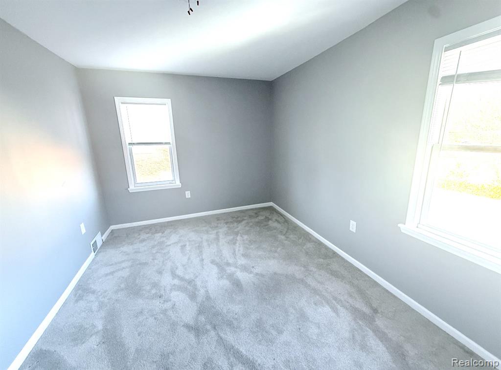 10310 W Outer Drive, Detroit, MI 48223 — Photo 9