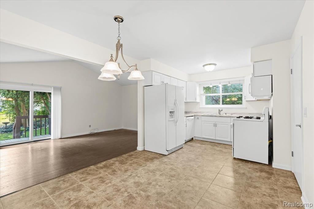 773 OAK RIDGE Drive, Brighton, MI 48116 — Photo 13