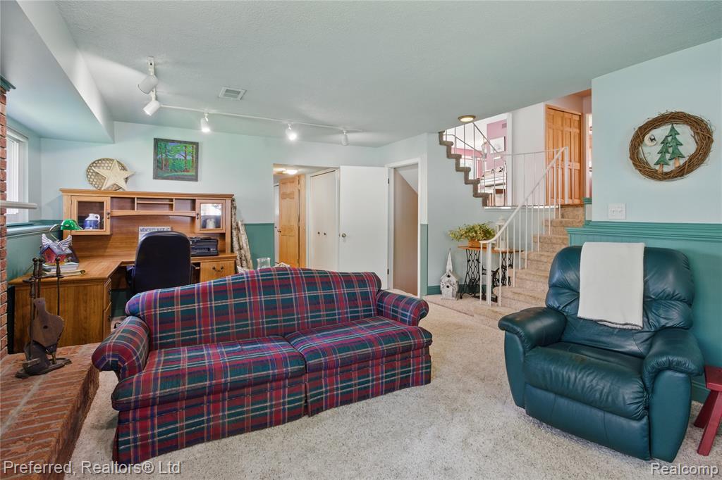 8530 Elmhurst Street, Canton, MI 48187 — Photo 27