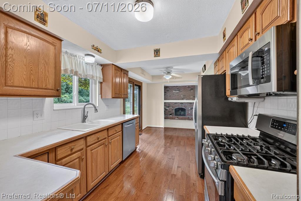 46596 Maidstone Road, Canton, MI 48187 — Photo 14