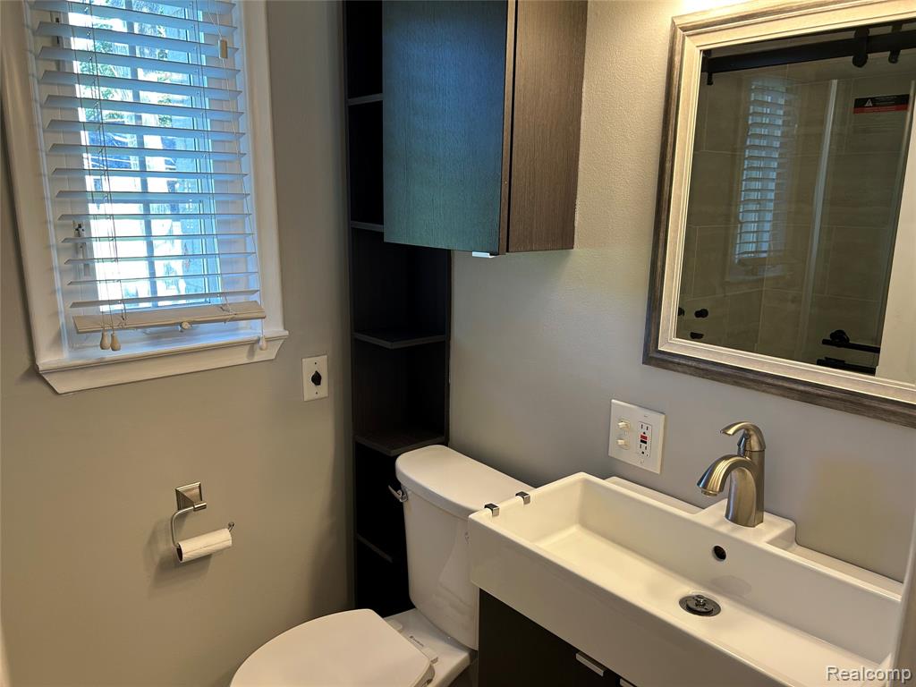 718 Graefield Court, Birmingham, MI 48009 — Photo 12