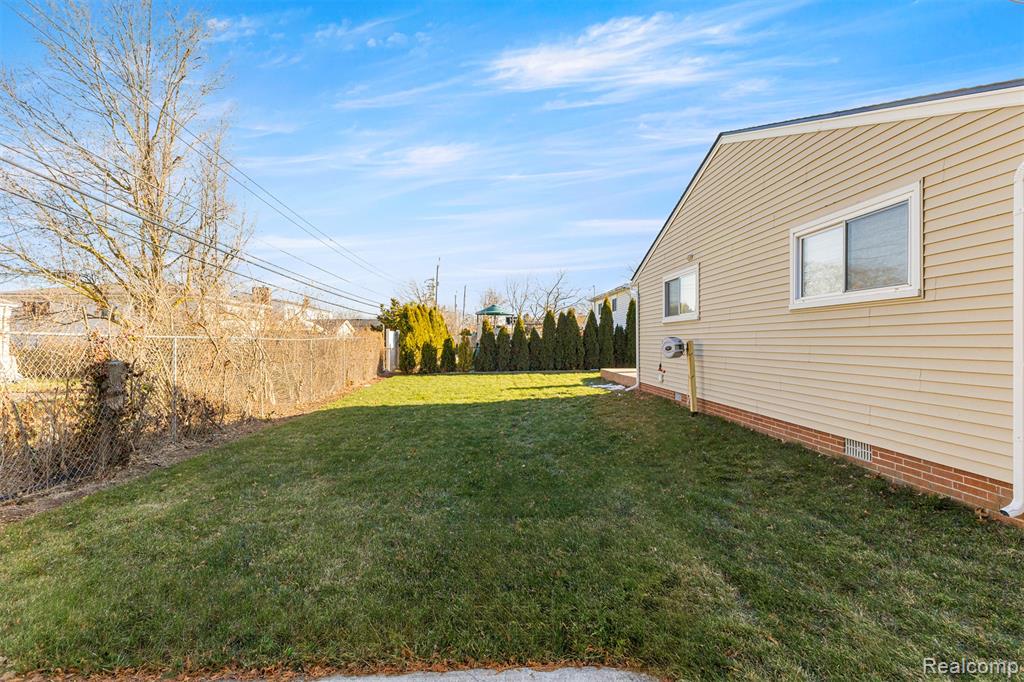 27020 Havelock Drive, Dearborn Heights, MI 48127 — Photo 58
