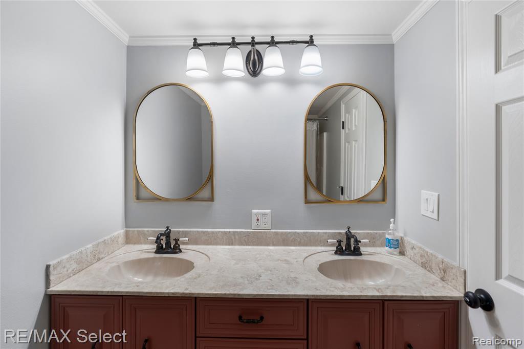16172 Crest Drive, Linden, MI 48451 — Photo 46