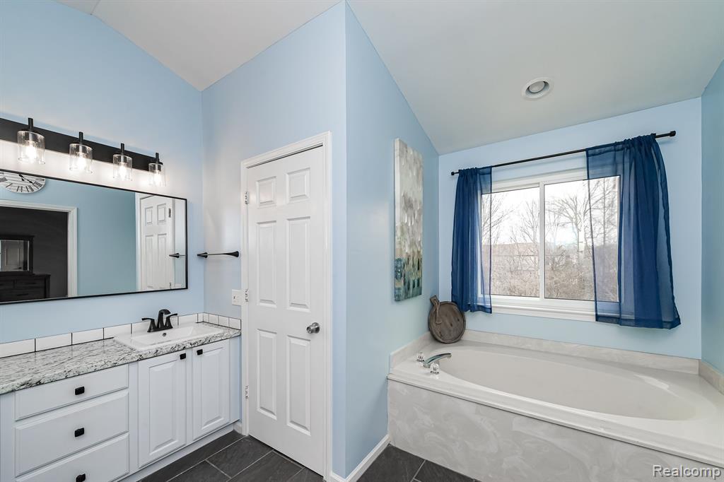 6249 CHERRYWOOD Drive, Ypsilanti, MI 48197 — Photo 28