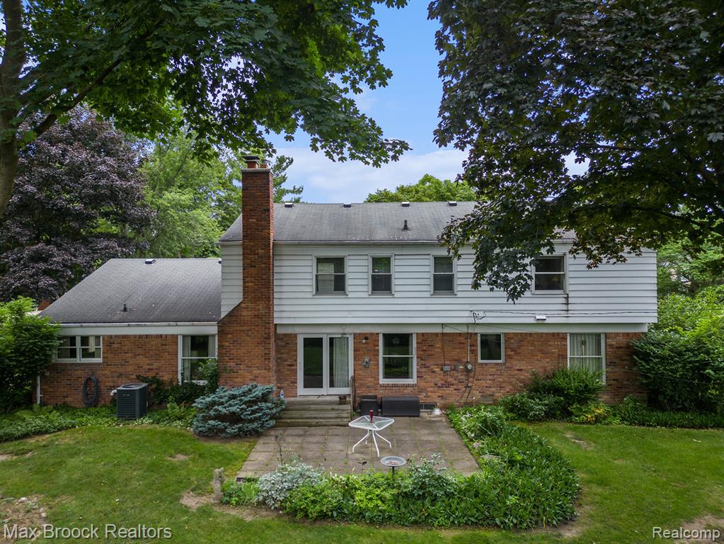 942 S Shady Hollow Circle, Bloomfield Hills, MI 48304 — Photo 25