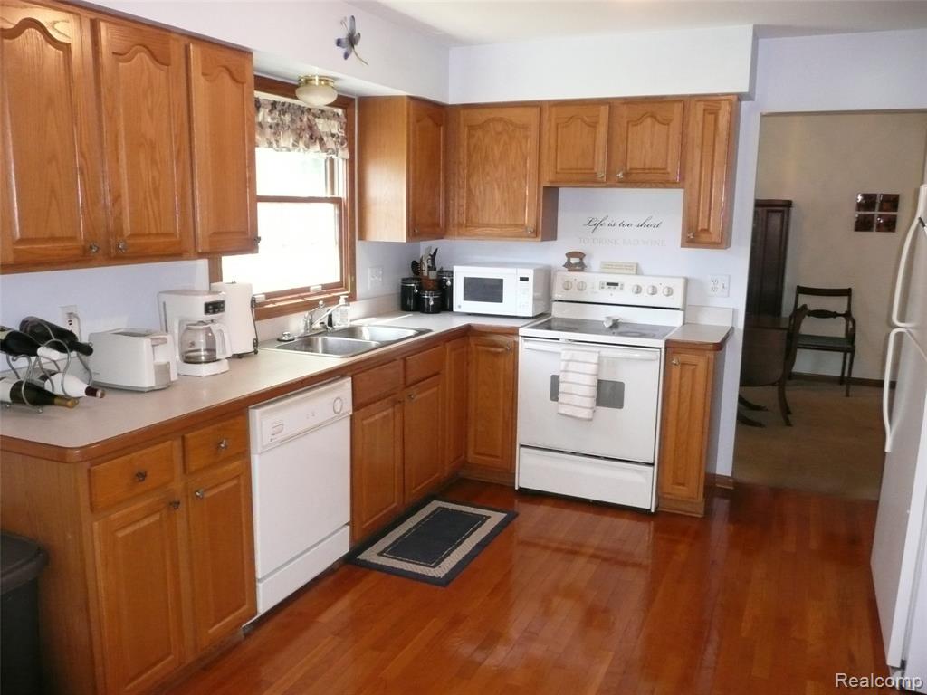 2388 Ava, Howell, MI 48843 — Photo 12