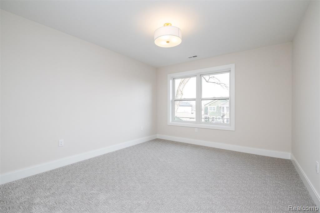 4428 Tonawanda Avenue, Royal Oak, MI 48073 — Photo 35