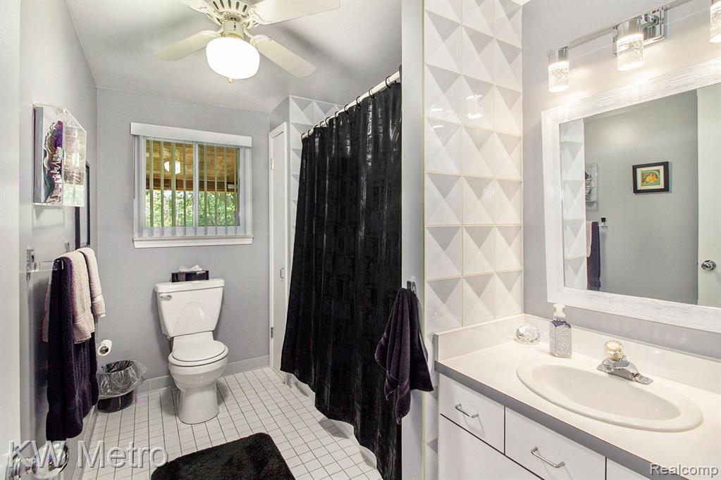 4491 DECKERLAND Street, West Bloomfield, MI 48323 — Photo 20