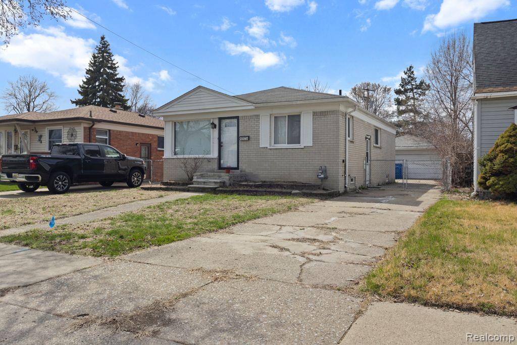 4976 CORNELL Street, Dearborn Heights, MI 48125 — Photo 3