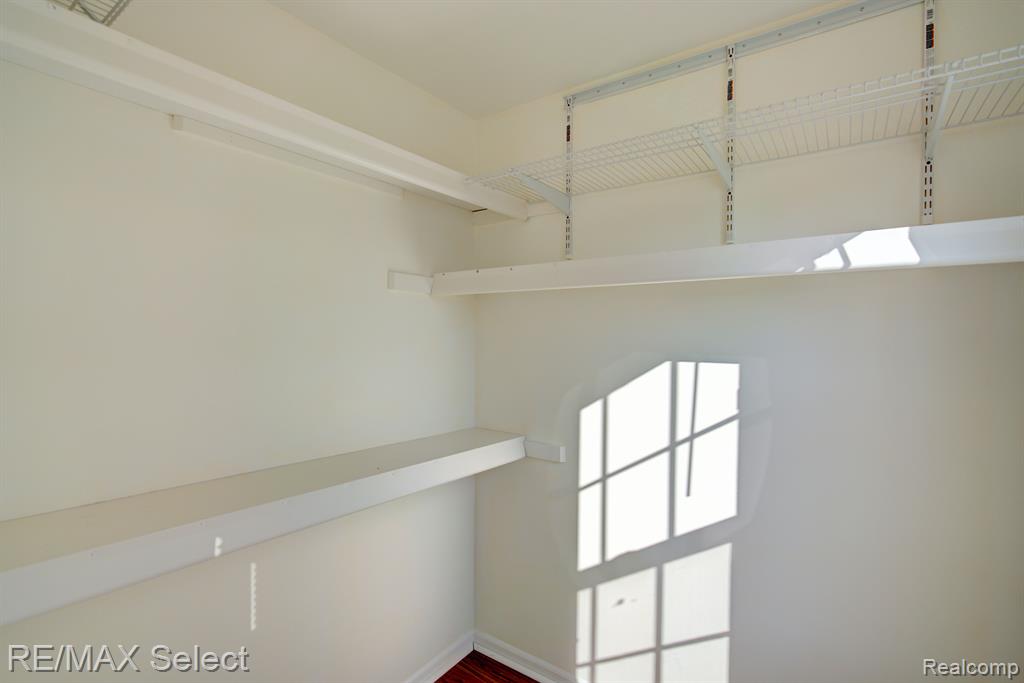 8056 LARK Lane, Grand Blanc, MI 48439 — Photo 35