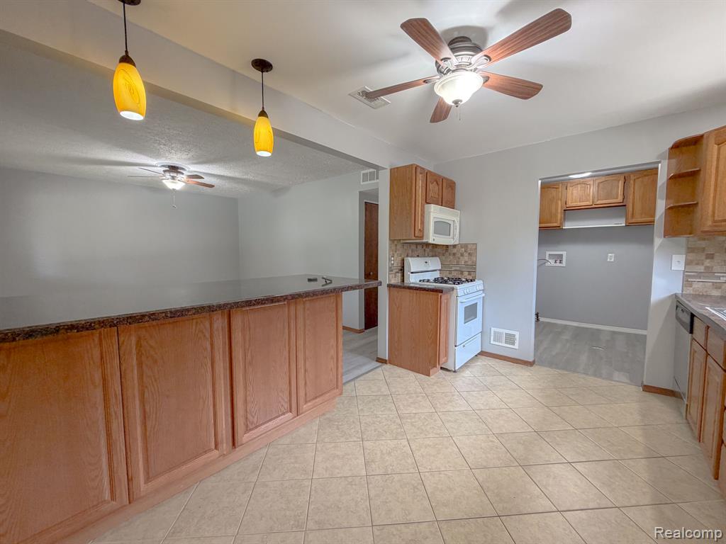 6038 Michael Street, Taylor, MI 48180 — Photo 9
