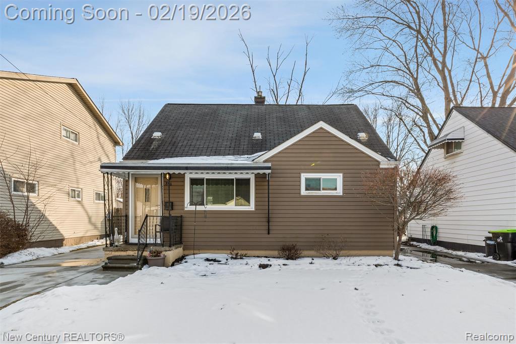 896 E Dallas Avenue, Madison Heights, MI 48071 — Photo 3