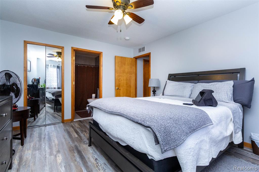 9747 Wildflower Court, Van Buren, MI 48111 — Photo 17