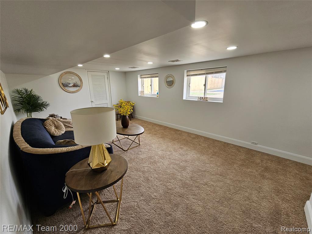 8035 Donna Street, Westland, MI — Photo 20