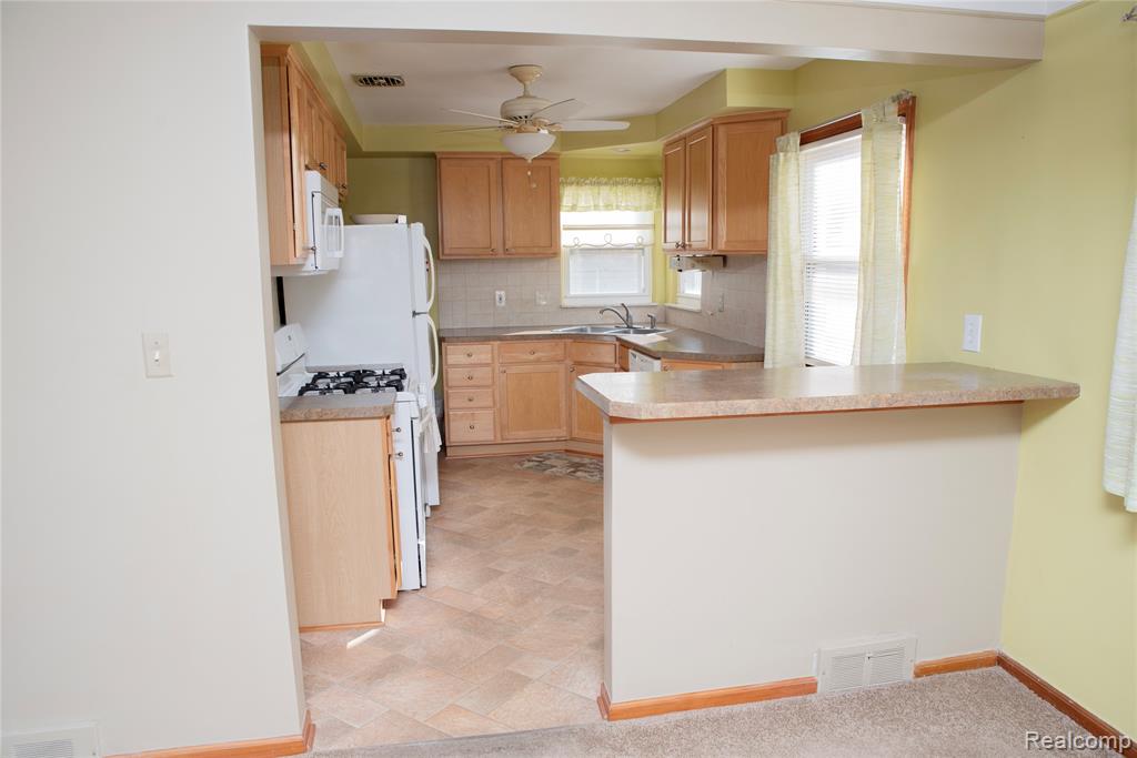 9807 Seavitt Drive, Allen Park, MI 48101 — Photo 4