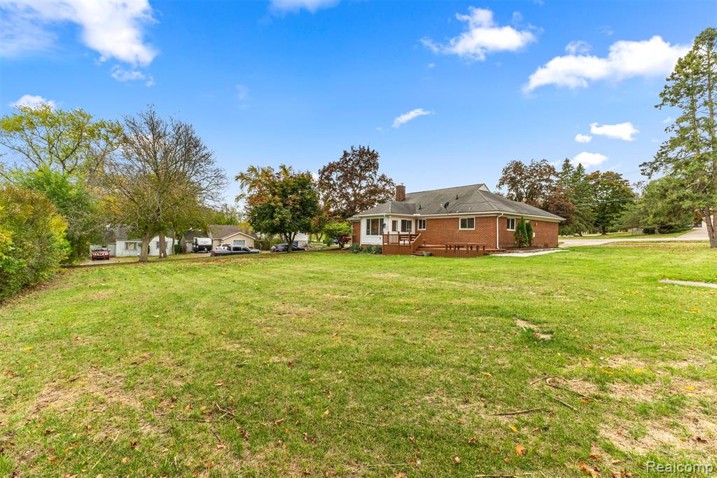 633 S Pontiac Trail, Walled Lake, MI 48390 — Photo 42