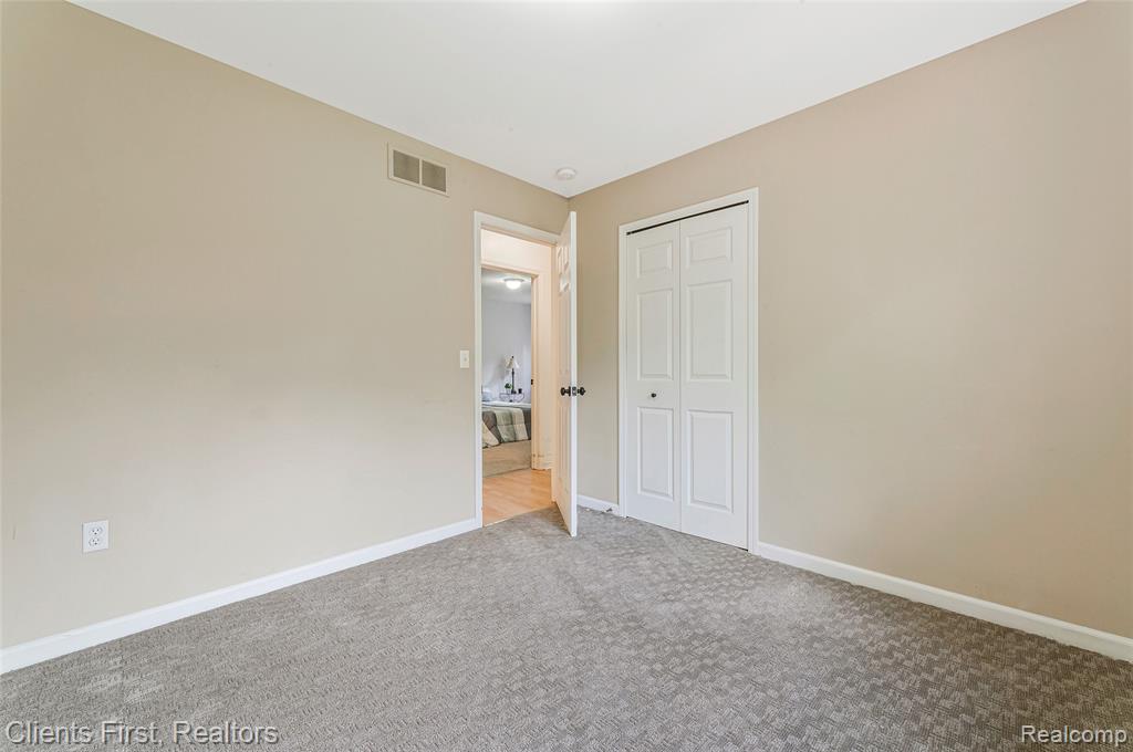 4840 Gilbo Avenue, Waterford, MI 48328 — Photo 25