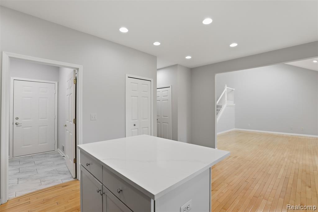 4368 Gateway Circle, West Bloomfield, MI — Photo 19
