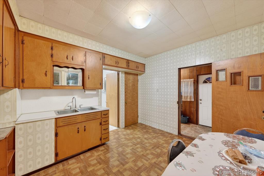 5086 Casmere Street, Detroit, MI 48212 — Photo 16