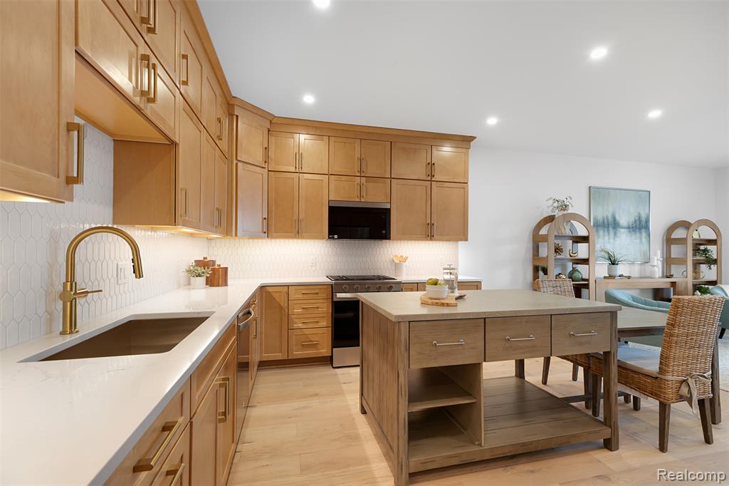 404 S Center Street, Northville, MI 48167 — Photo 9