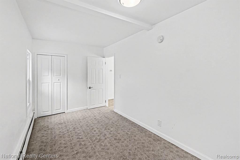 2960 Glenbroke Street, Keego Harbor, MI 48320 — Photo 11