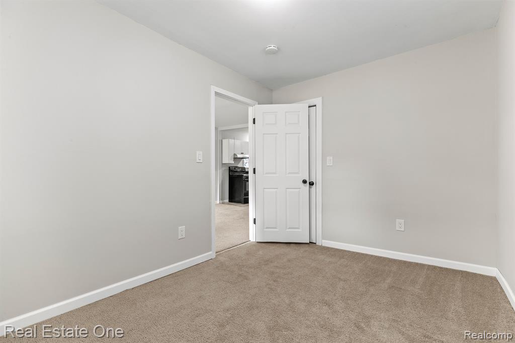 3993 WEDDELL Street, Dearborn Heights, MI 48125 — Photo 10
