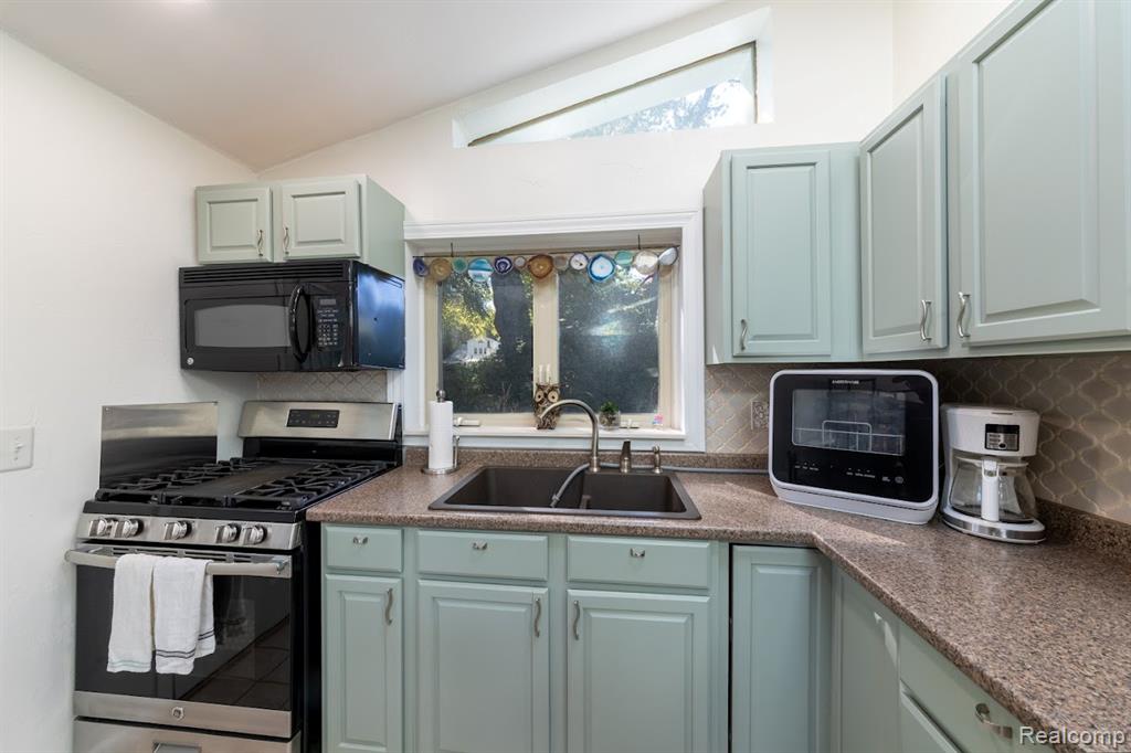 7454 Aspen Road, Lexington, MI 48450 — Photo 16