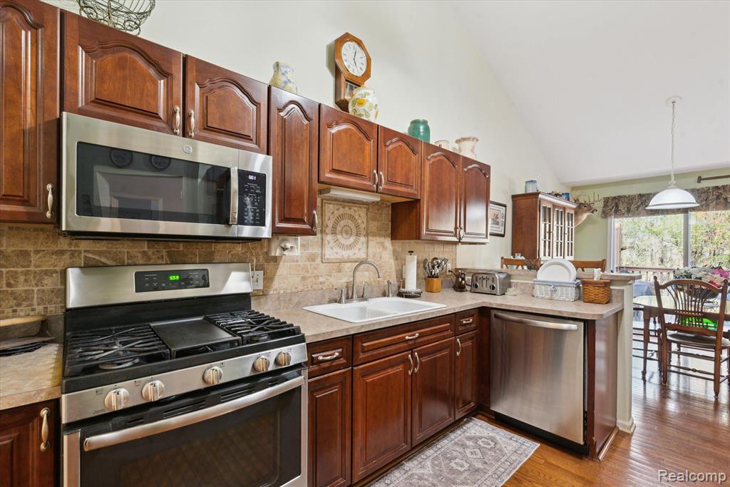 5563 PINEHURST Drive, 191, Trenton, MI 48183 — Photo 16
