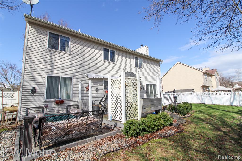 47037 REENE Drive, Belleville, MI 48111 — Photo 8