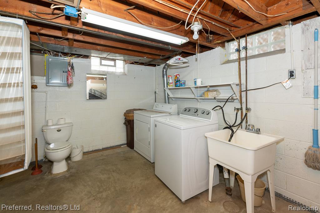 4565 UNIVERSAL Street, Dearborn Heights, MI 48125 — Photo 19