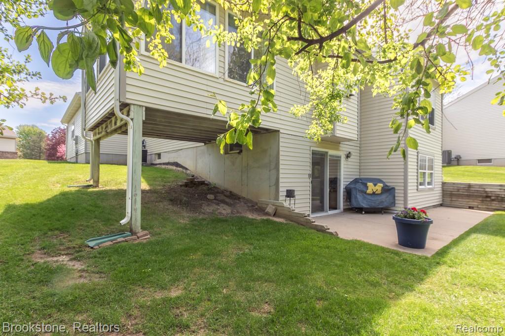 12465 Pagels Drive, 22, Grand Blanc, MI 48439 — Photo 6