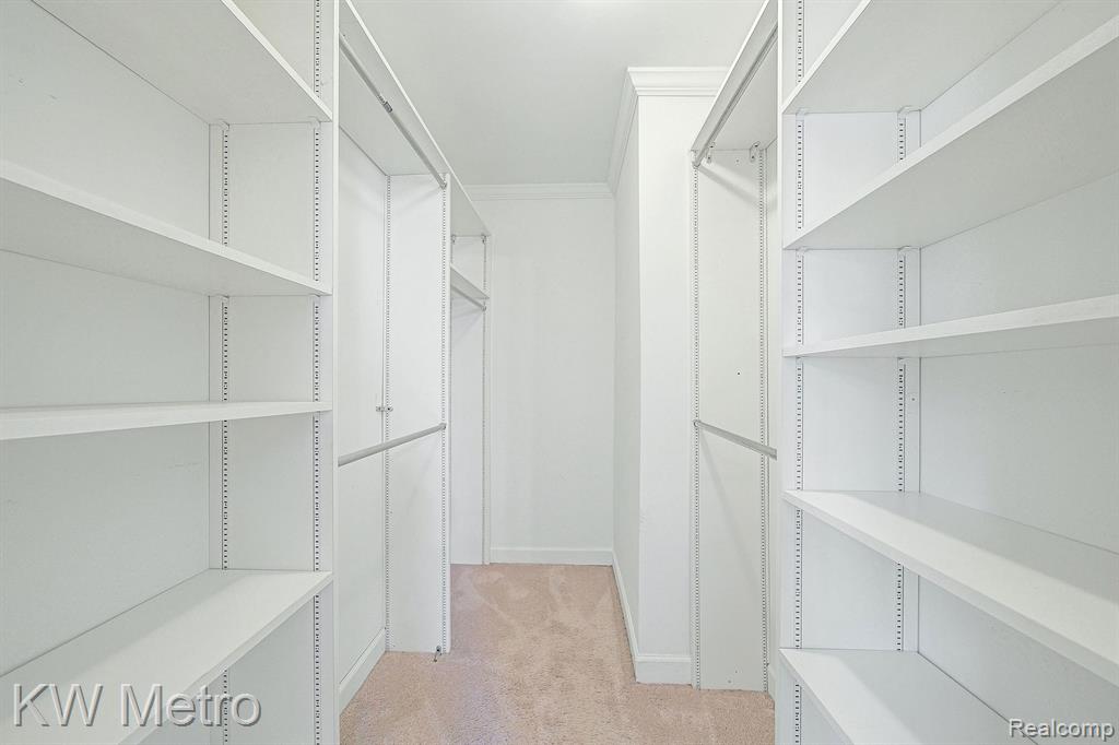 806 LOCKWOOD Road, Royal Oak, MI 48067 — Photo 22