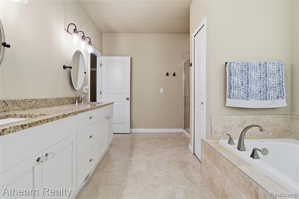 8197 Hidden Cove Court, Grand Blanc, MI 48439 — Photo 39