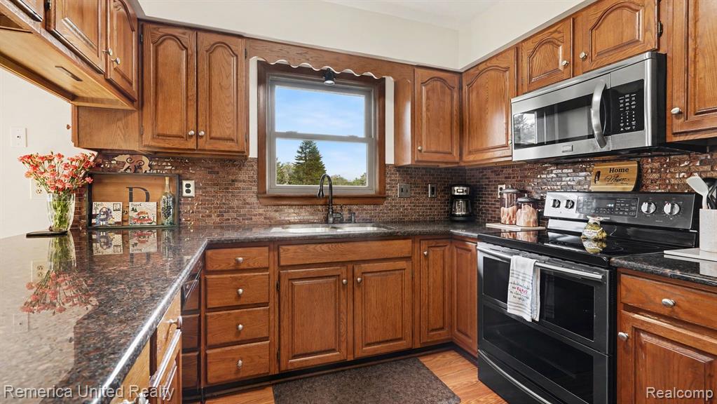 339 S Collins Street, Fowlerville, MI 48836 — Photo 10