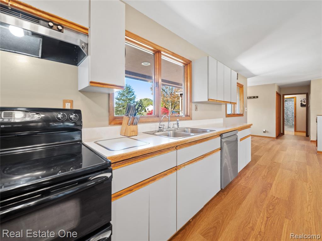 9755 Annabelle Court, South Lyon, MI 48178 — Photo 10