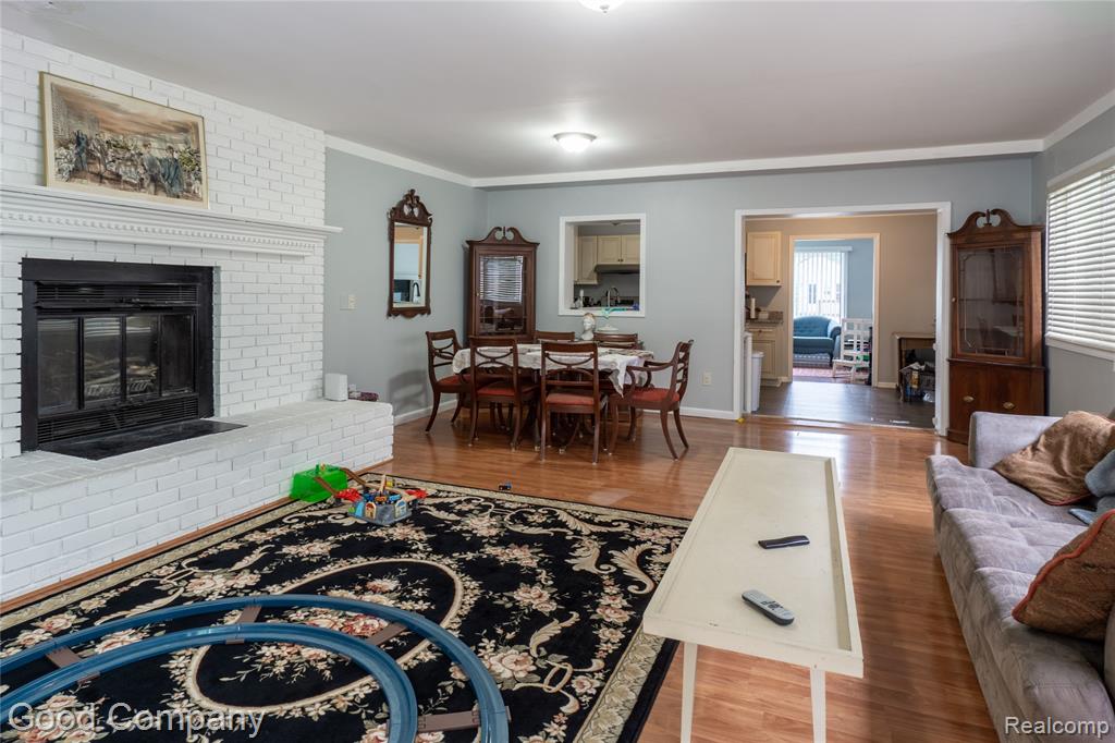935 N MAPLE Avenue, Royal Oak, MI 48067 — Photo 9