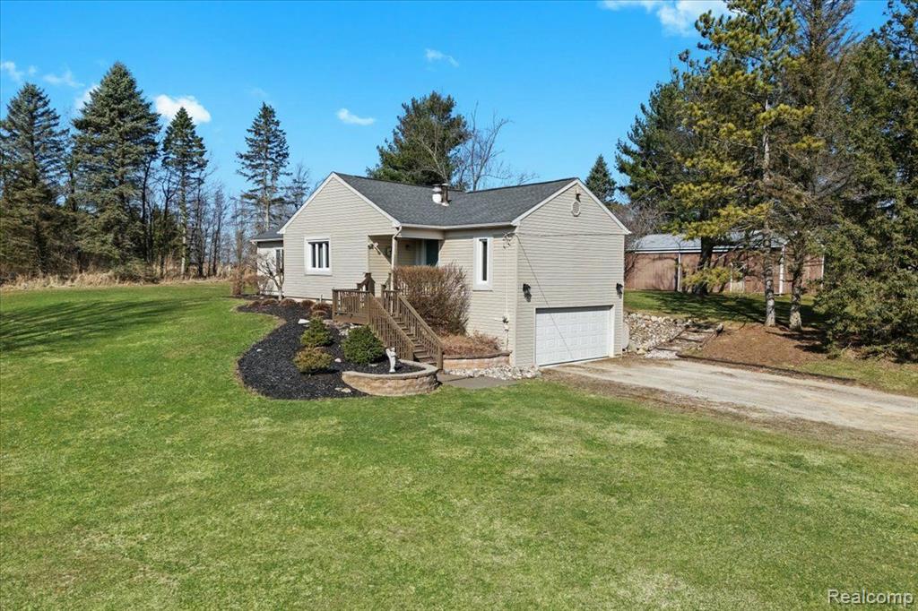 8470 WASHBURN Road, Goodrich Vlg, MI — Photo 8