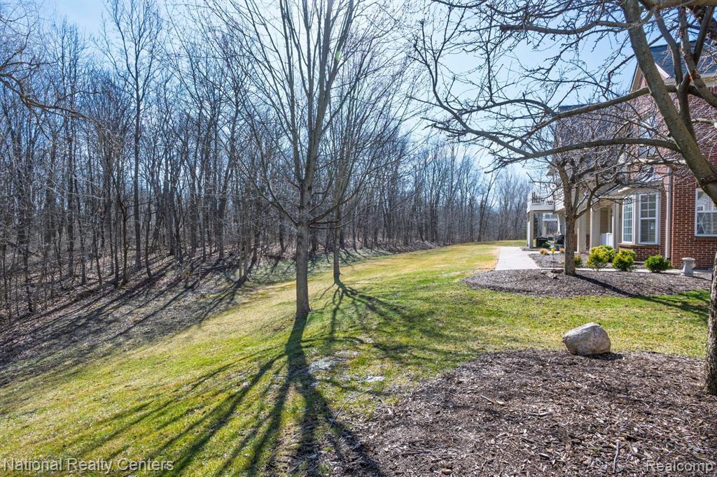 693 ABBINGTON Court, Howell, MI 48843 — Photo 33