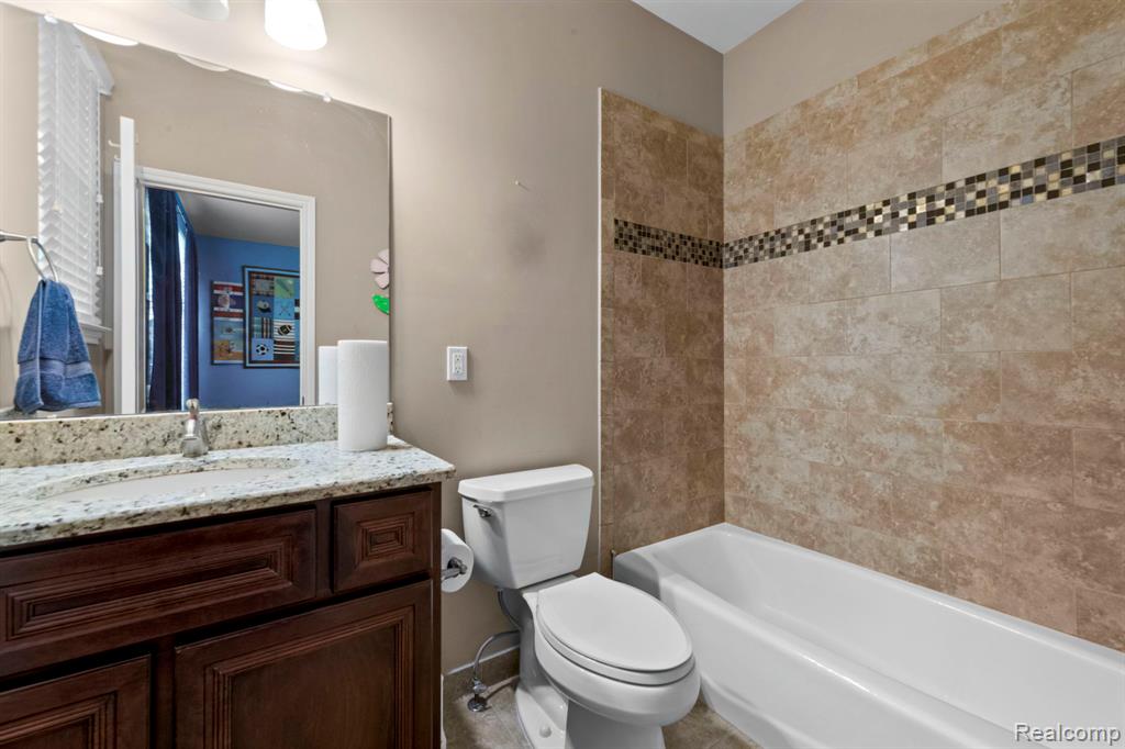 56555 Hartley Drive W, Shelby Twp, MI 48316 — Photo 41