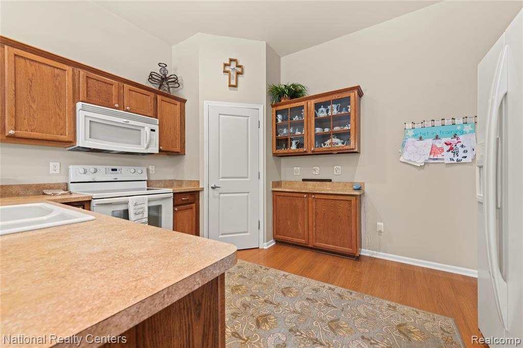 3116 Belle Terre, Commerce Twp, MI 48382 — Photo 12