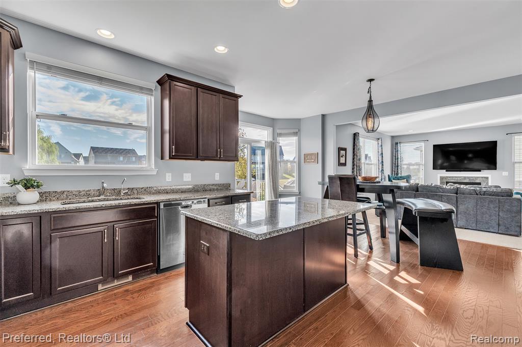 28430 Oakmonte Circle E, New Hudson, MI 48165 — Photo 27