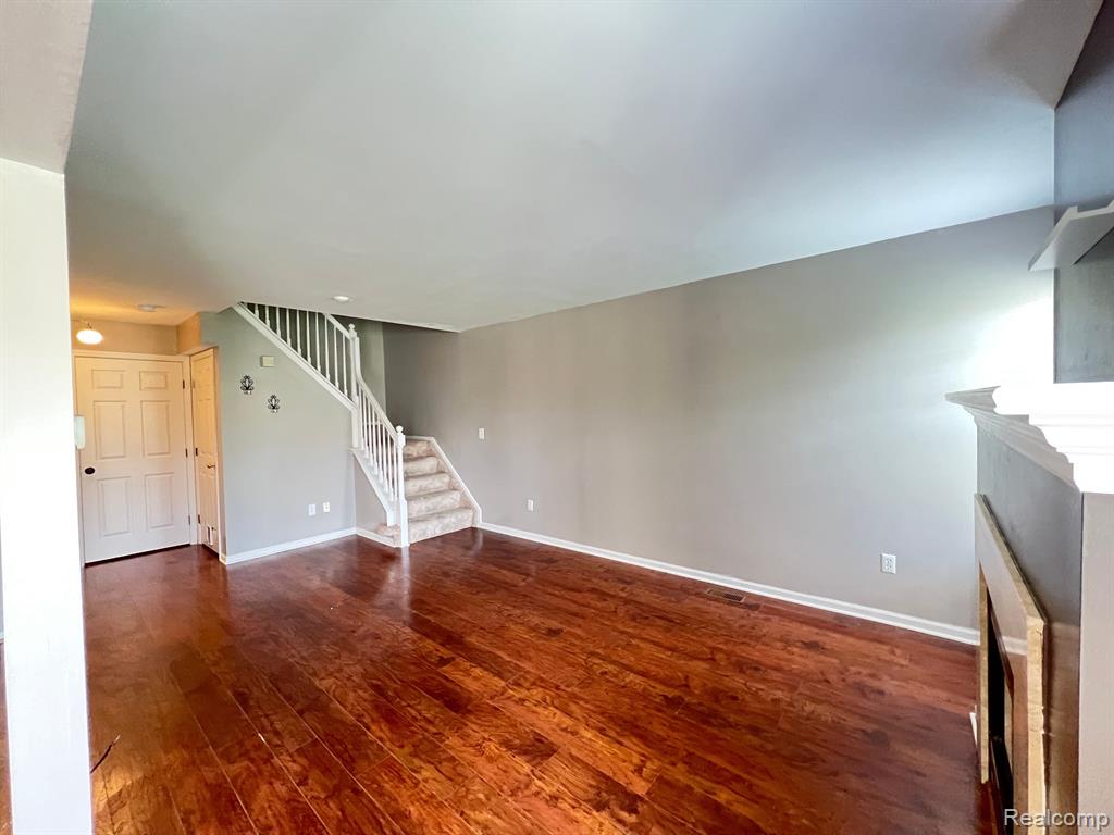 4174 HUNTERS Circle E, Canton, MI 48188 — Photo 8