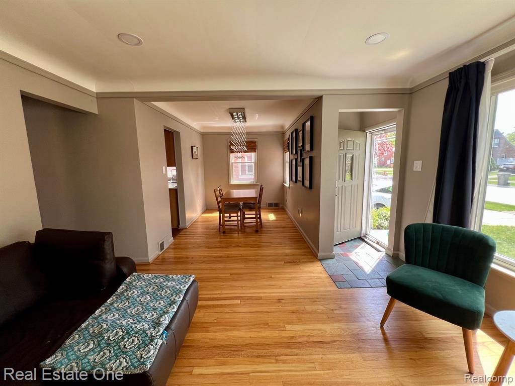 530 N LAFAYETTE Street, Dearborn, MI 48128 — Photo 9