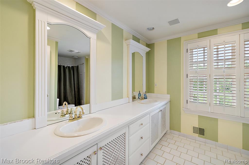 760 Lone Pine Road, Bloomfield Hills, MI 48304 — Photo 30