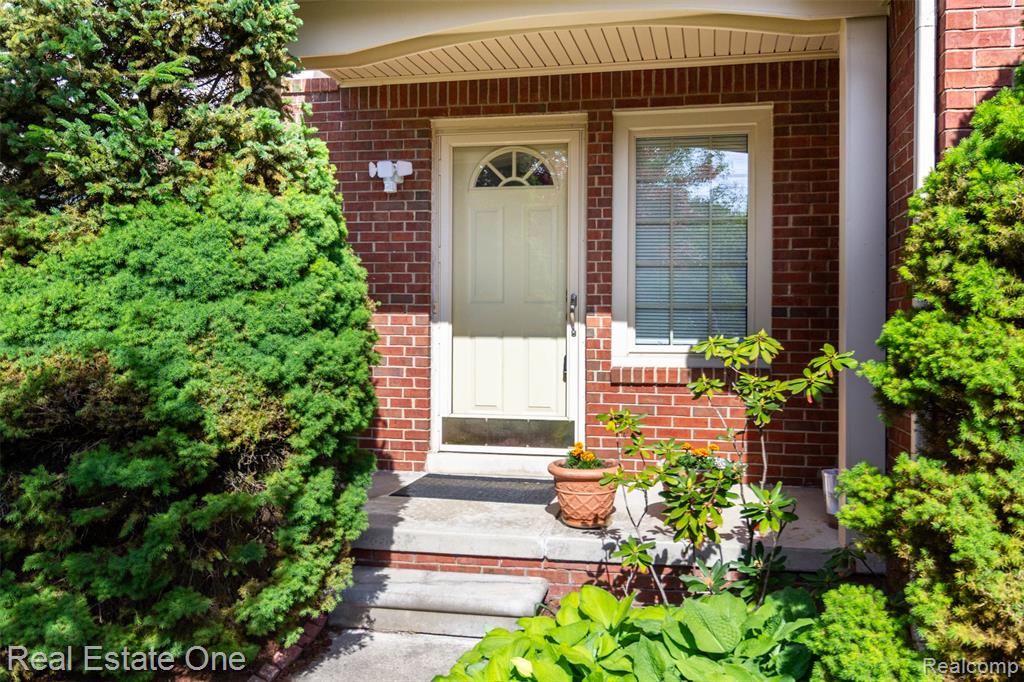 7062 Foxridge Drive, Canton, MI 48187 — Photo 6