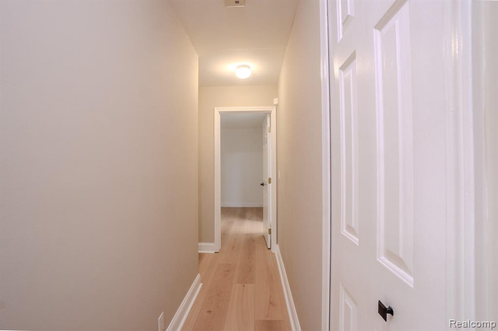 5235 Royal Vale Lane, 70, Dearborn, MI 48126 — Photo 16