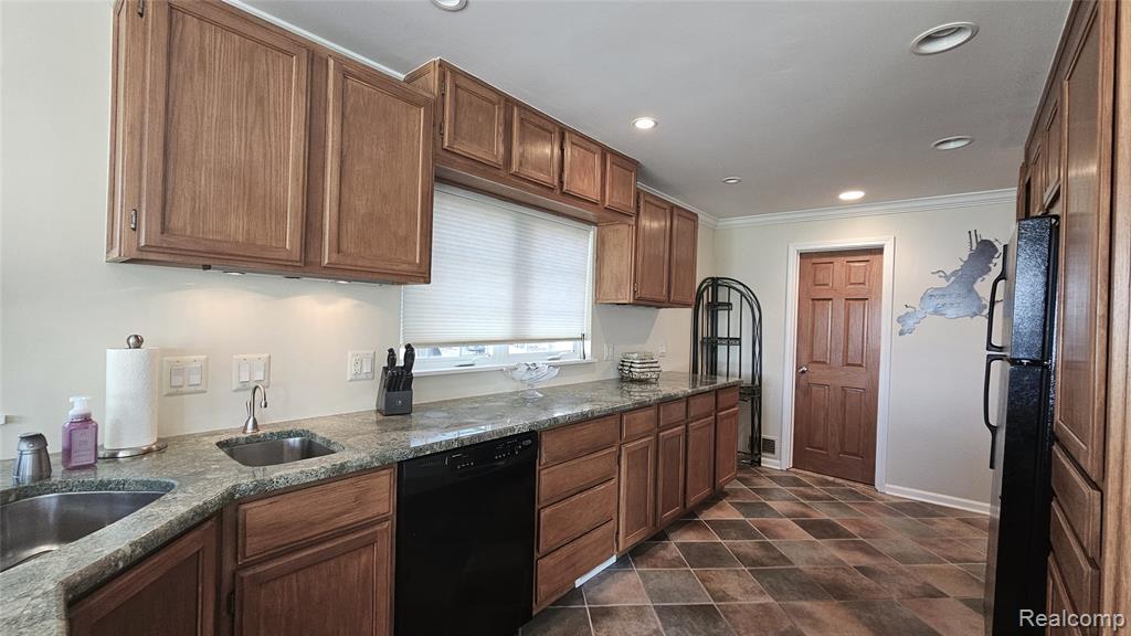 9619 Portage Lake Avenue, Pinckney, MI 48169 — Photo 8
